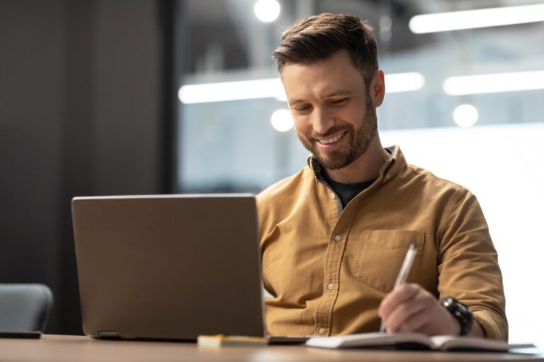 Man preparing Michigan divorce papers online